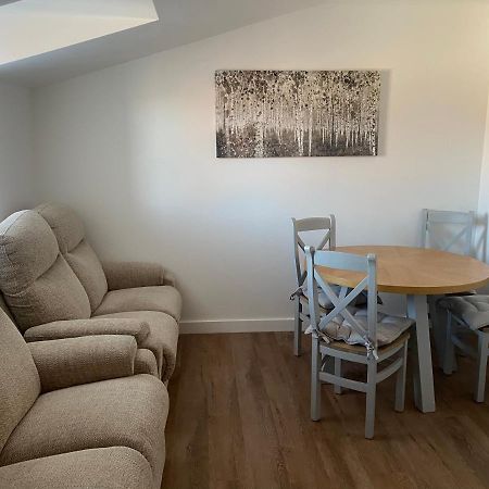 2 Bedroom Central Apartment Leek Ngoại thất bức ảnh