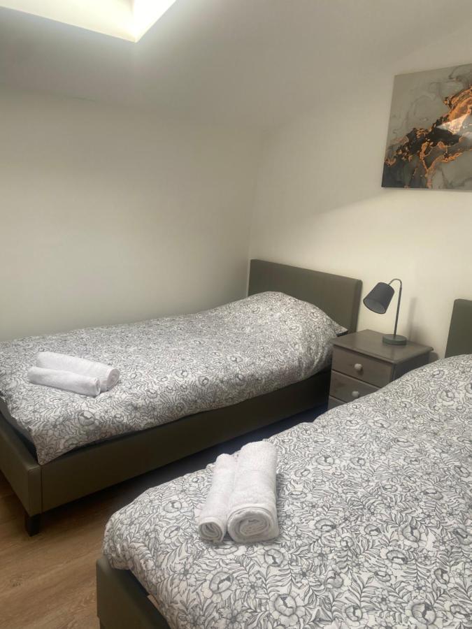 2 Bedroom Central Apartment Leek Ngoại thất bức ảnh